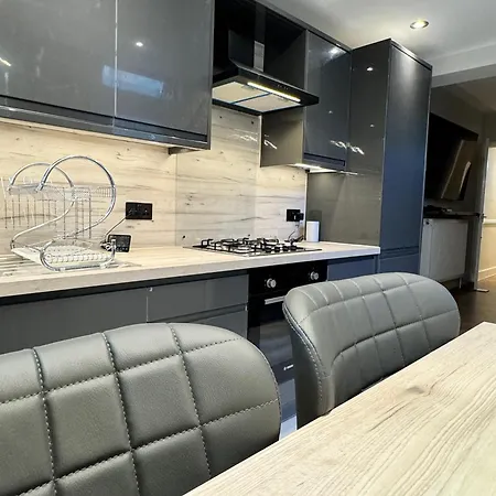 Double Bedroom In Private Home- Canning Town By London Excel Exterior photo