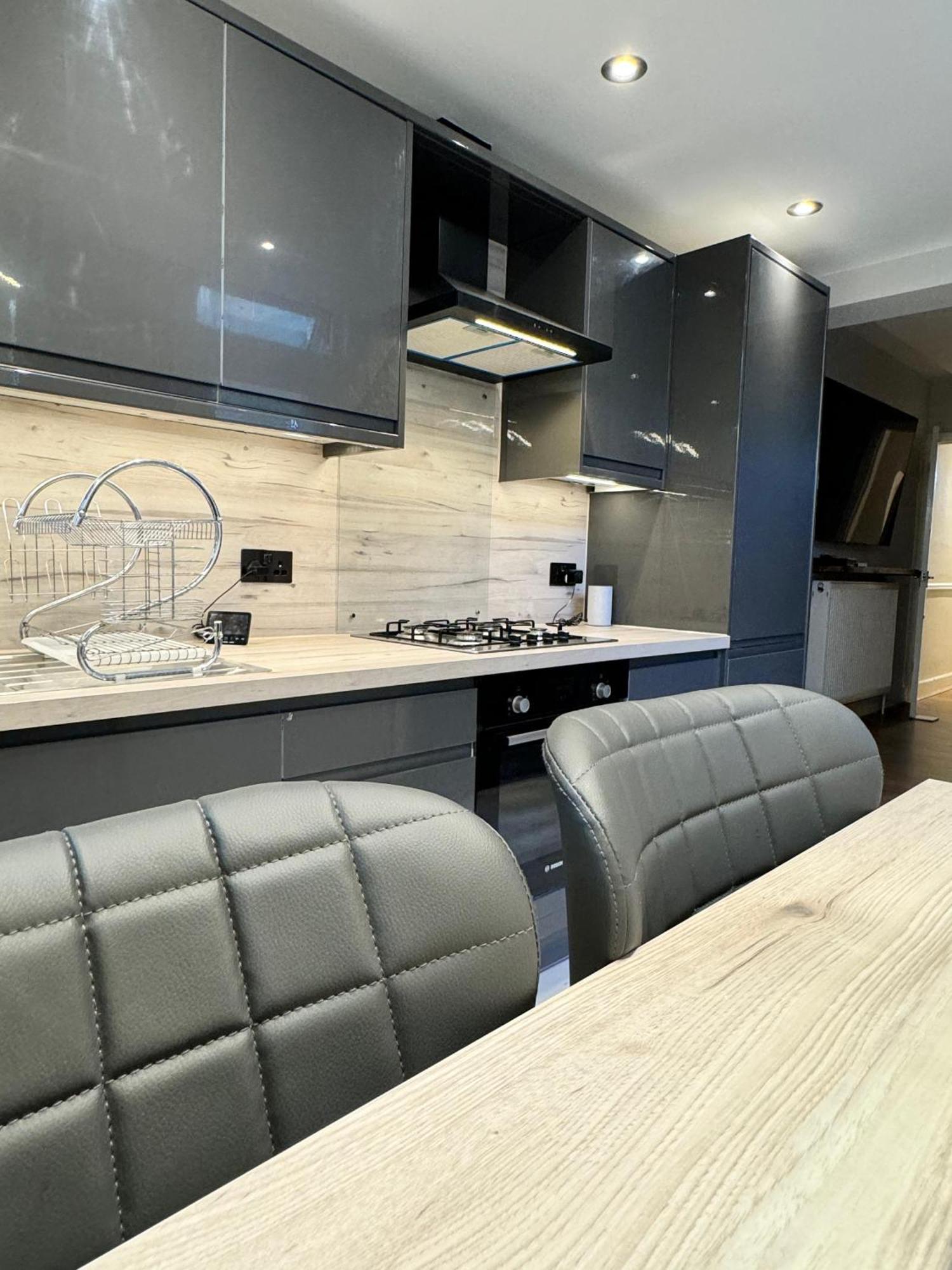 Homestay Double Bedroom In Private Home- Canning Town By Excel London