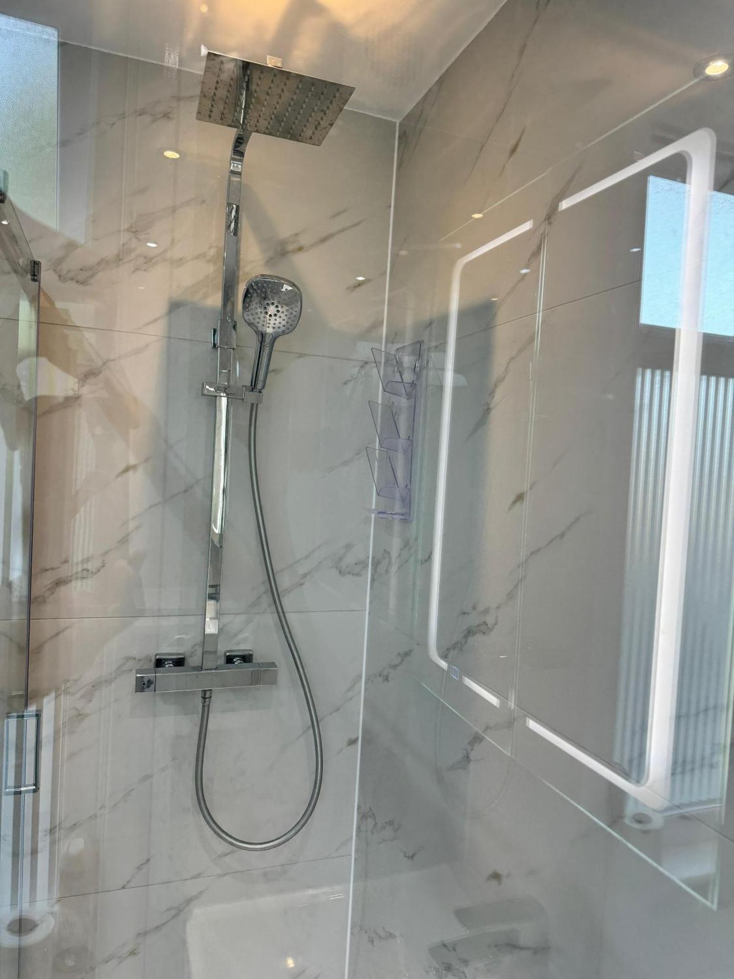 Homestay Double Bedroom In Private Home- Canning Town By Excel *