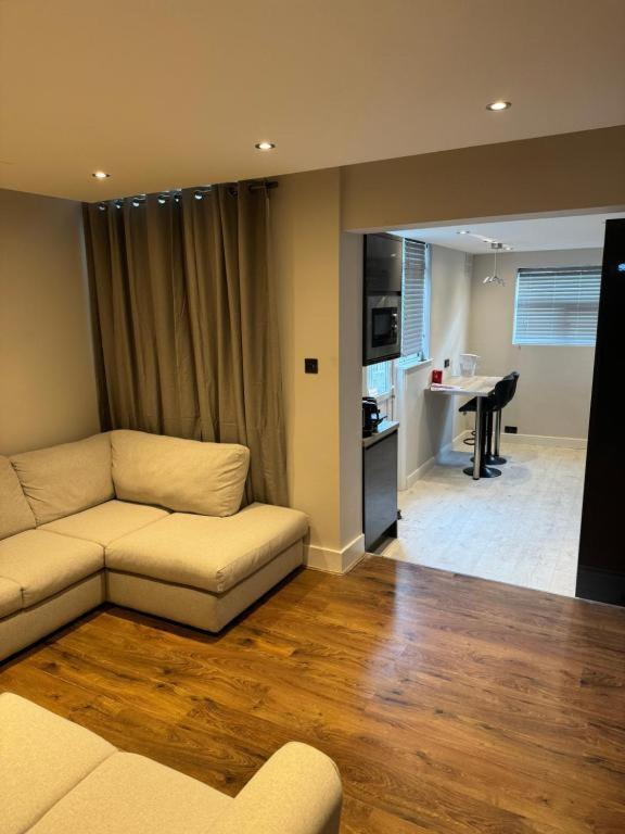 Homestay Double Bedroom In Private Home- Canning Town By Excel
